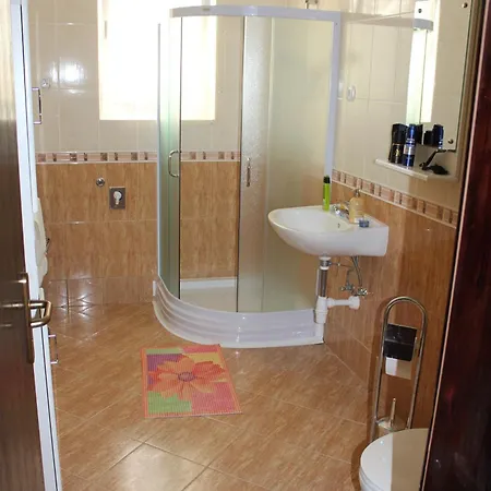 Apartament Toni Na Moru *