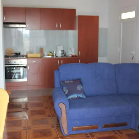 Apartament Toni Na Moru *